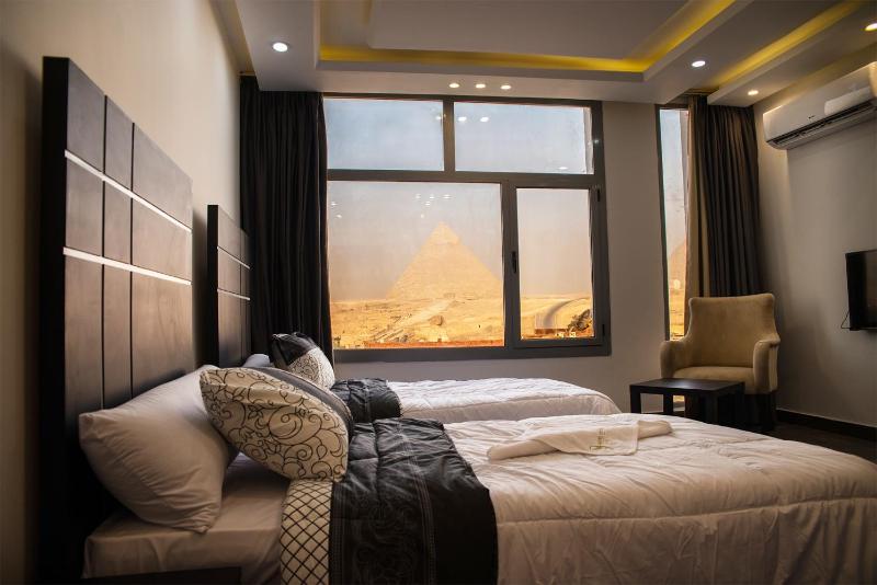 Superior Double or Twin Room with  Pyramids View  image 2