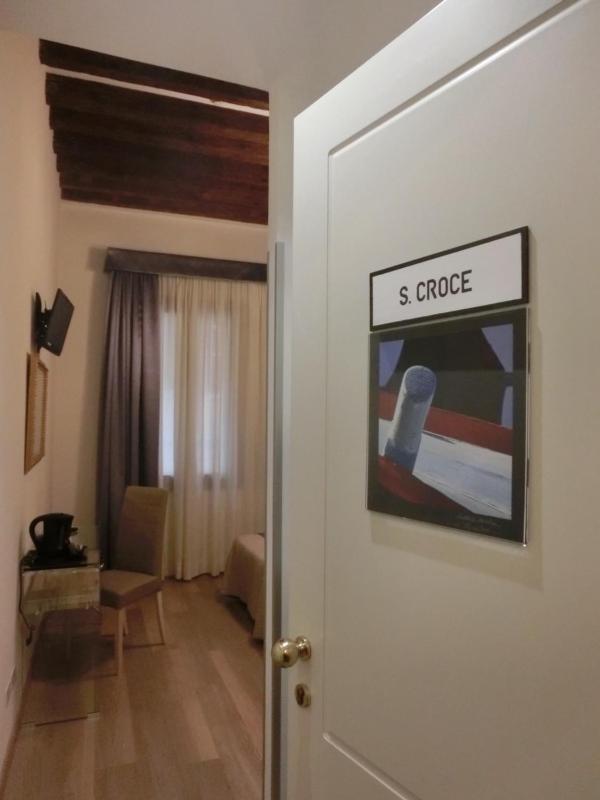Double Room image 3