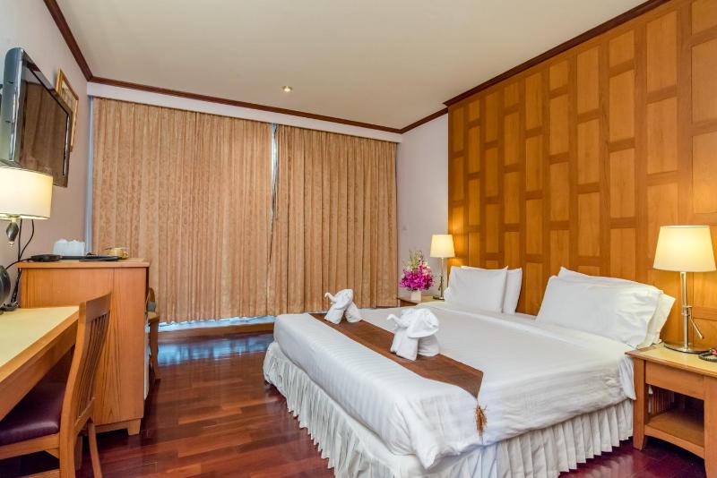 Superior Double Room with City View image 4