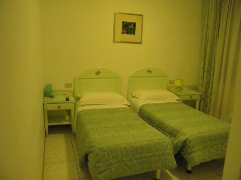 Triple Room with Shared Bathroom - Annex image 4