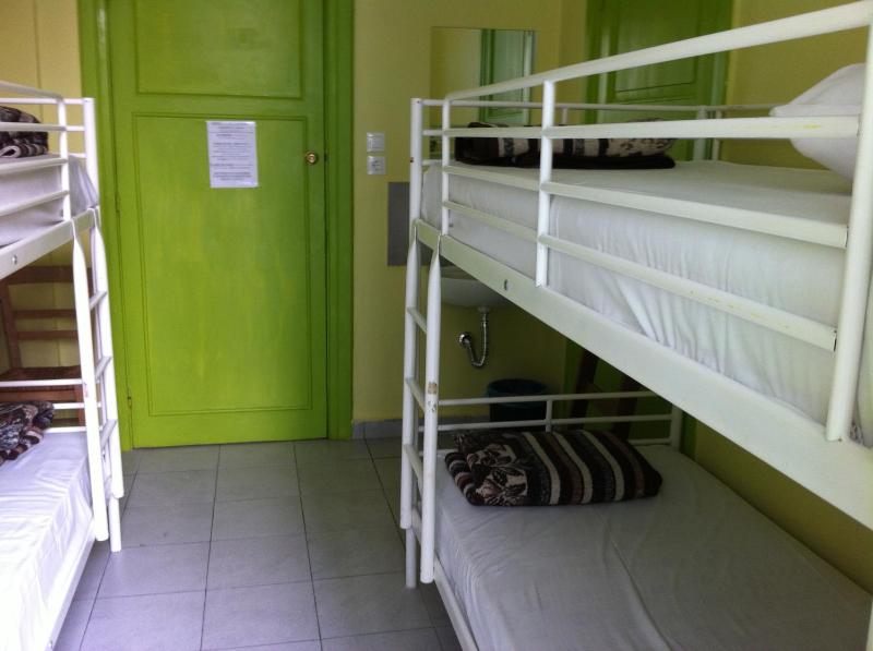 Quadruple Room with Shared Bathroom image 2
