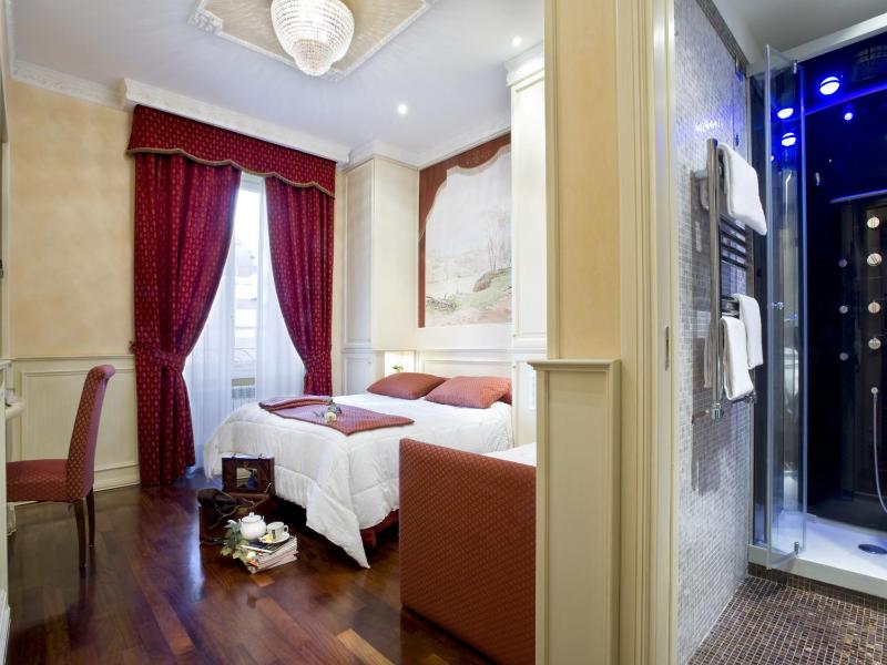 Deluxe Double or Twin Room image 3