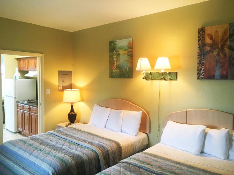 One-Bedroom Suite with Ocean View image 2
