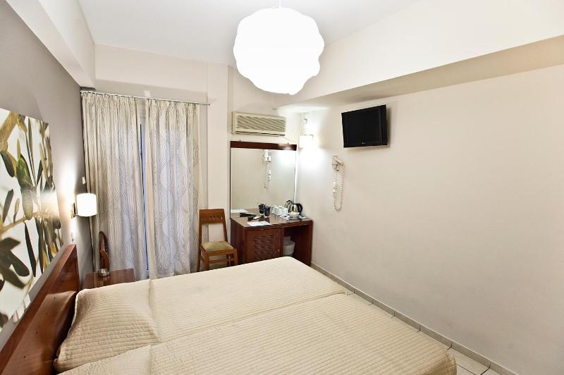 Triple Room image 2