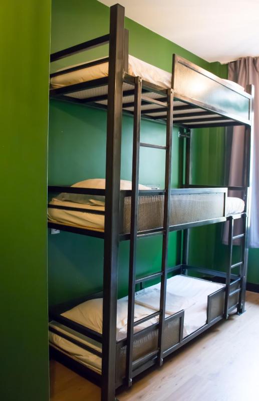 Bed in 21-Bed Mixed Dormitory Room with Shared Bathroom image 1