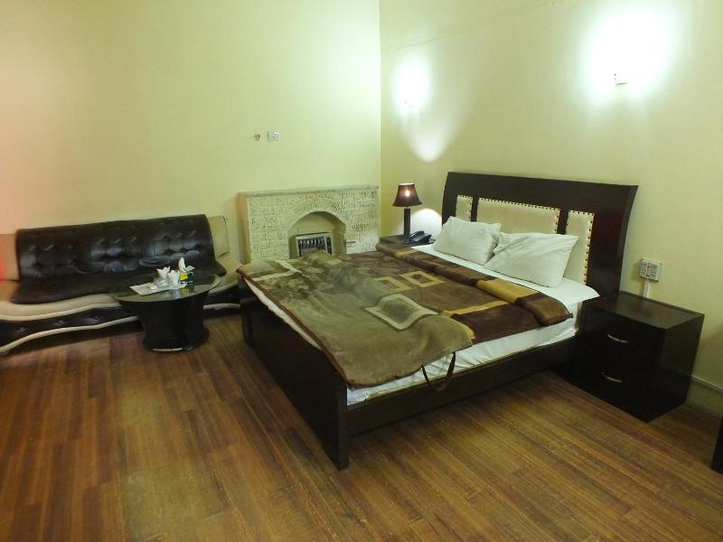 Deluxe Double Room (2 Adults + 1 Child) image 4