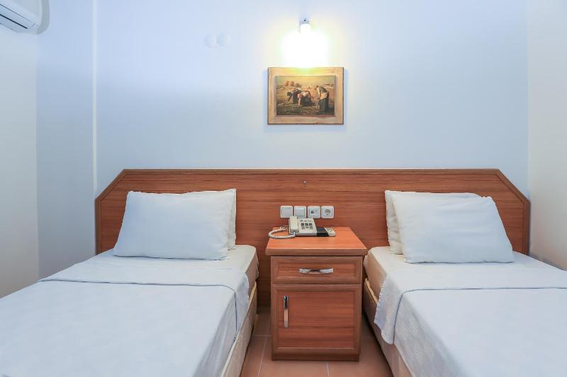 Standard Double or Twin Room with Land View image 1