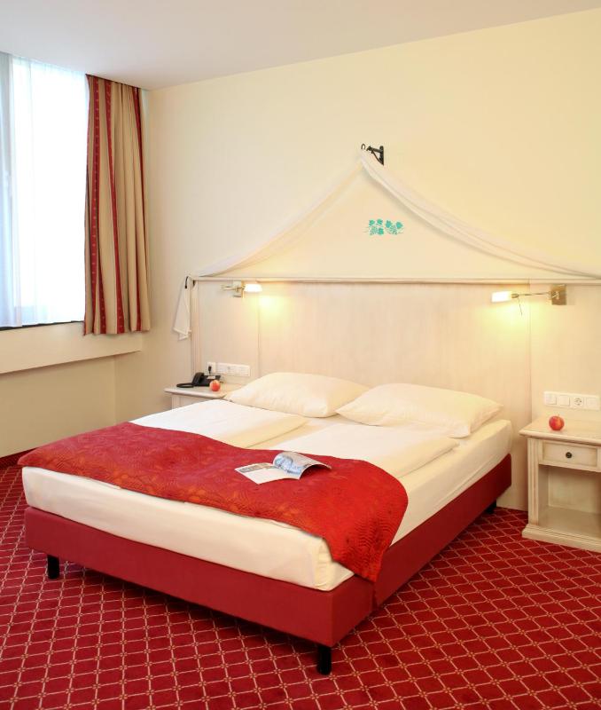 Standard Double Room with Extra Bed image 2