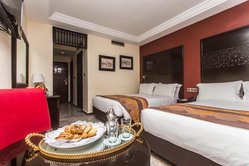 Double Room with Pool View image 2