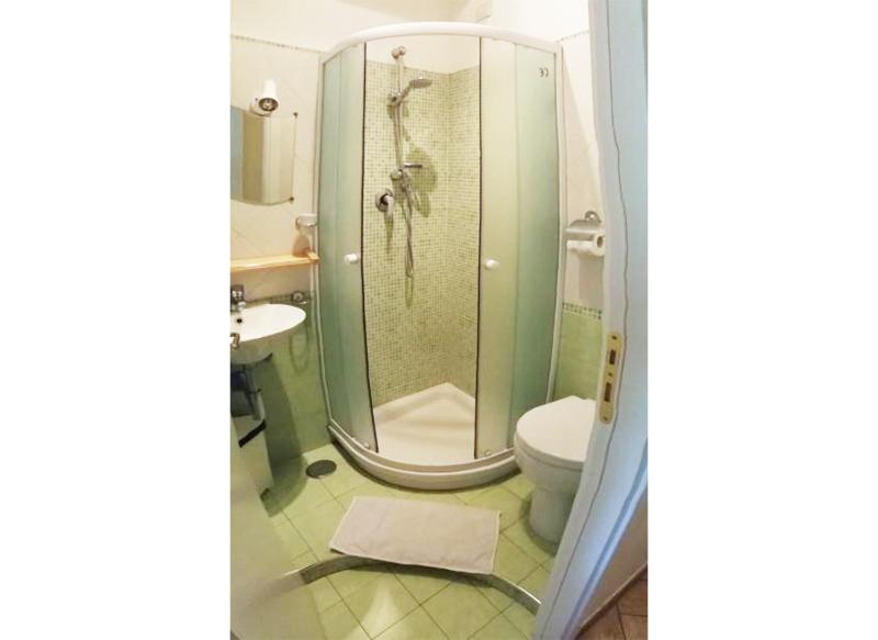 Single Room with Private Bathroom image 1