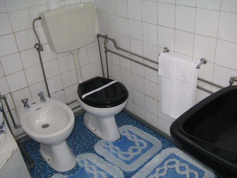 Double Room with Private Bathroom image 2