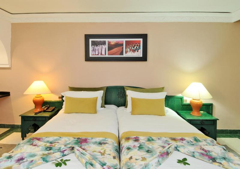 Standard Double Room image 3