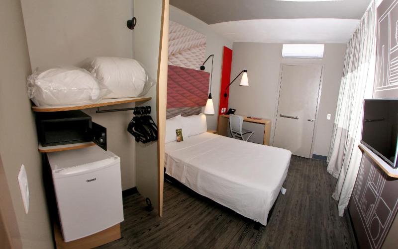 Adapted Standard Double Room image 2