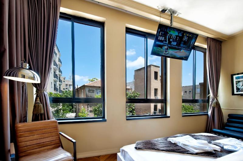 Luxury Room with City View image 2