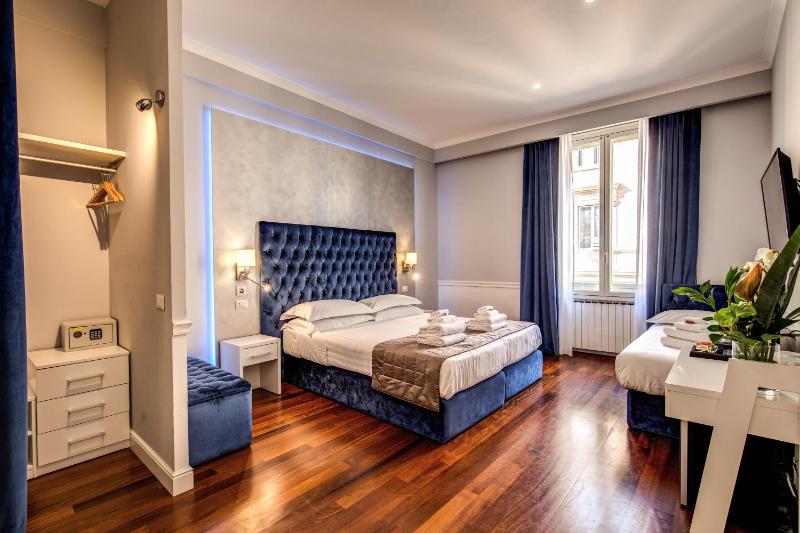 Luxury Triple Room image 4