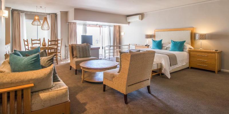 Luxury Double or Twin Room with Sea View image 4