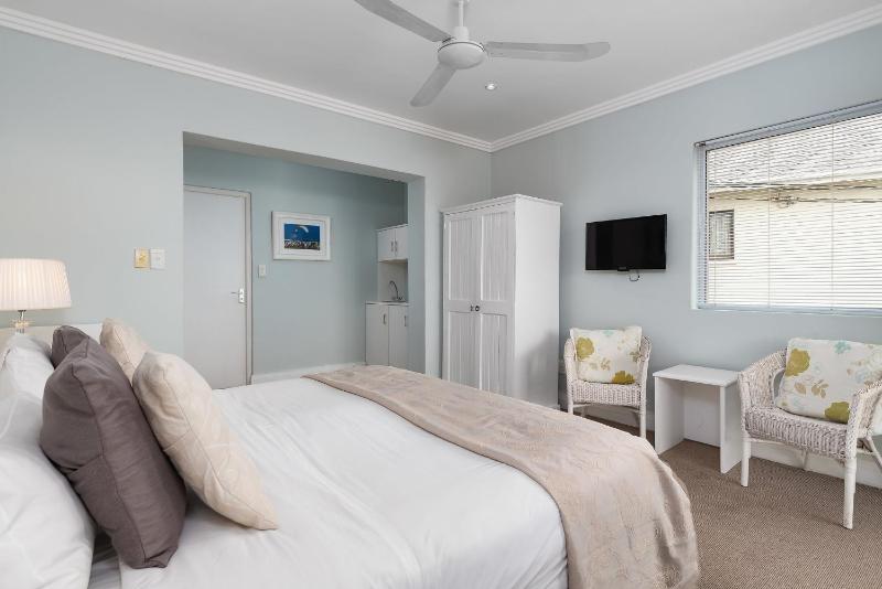 Double or Twin Room with Kitchenette image 2