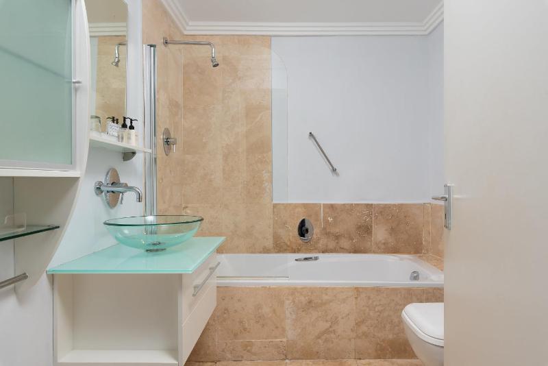 Double or Twin Room with Sea View image 3