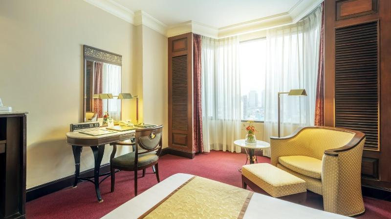 Business Deluxe Double or Twin Room image 3