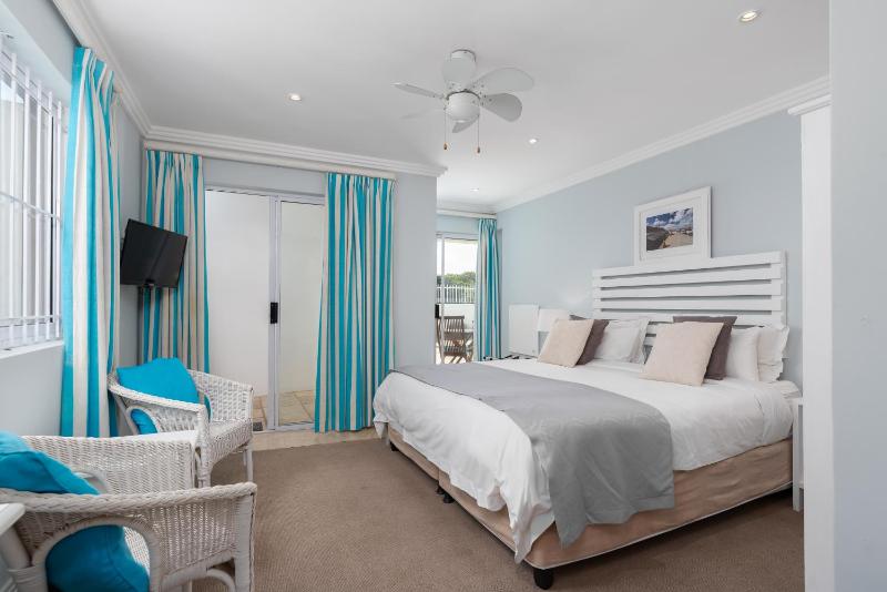 Double or Twin Room with Pool View (2 Adults) image 4