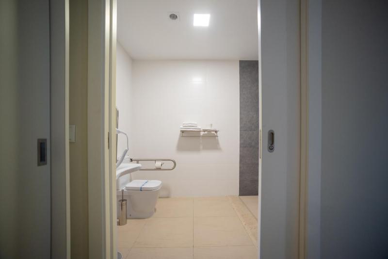 Double Room - Disability Access image 3