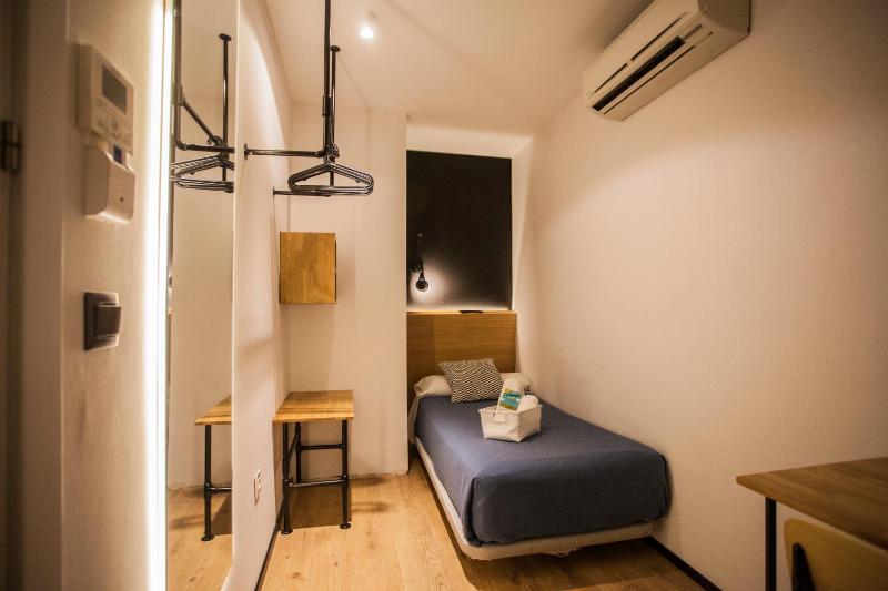 Small Economy Single Room with Private Bathroom image 2
