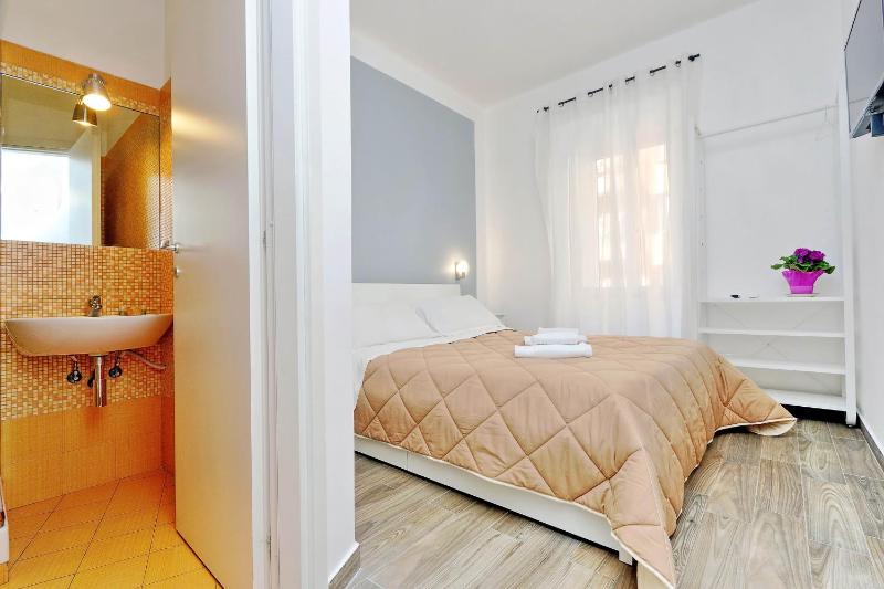 One-Bedroom Apartment image 1