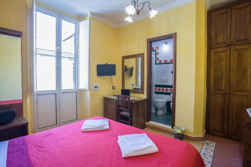 Double Room with Balcony image 1