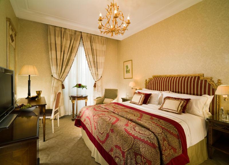 Executive Room, Guest room, 1 King, High floor with free Wi-Fi and tea & coffee equipment image 1