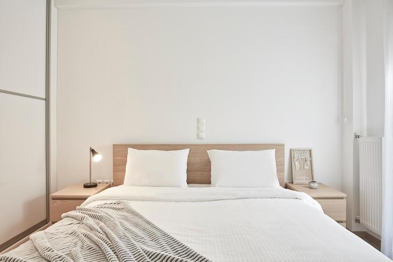 One-Bedroom Apartment image 2