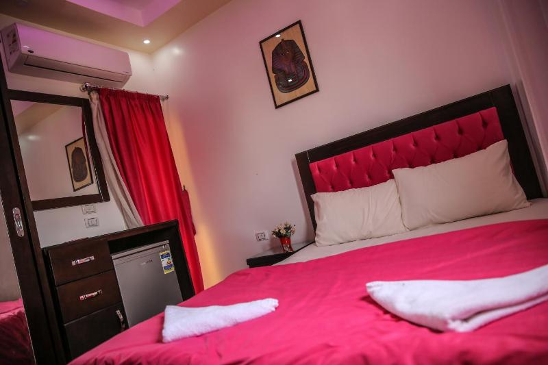 Deluxe Double Room with Balcony image 3