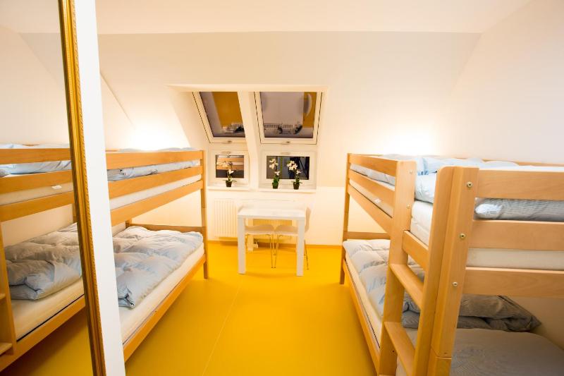 Single Bed in Female 6-Bed Dormitory Room image 2