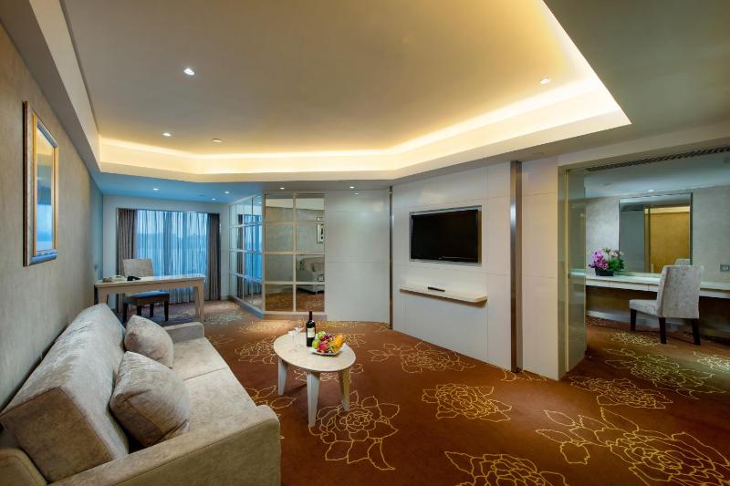 Suite Double or Twin Room image 2