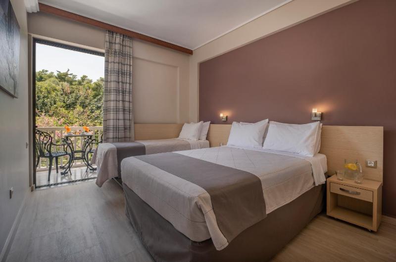 Standard Double or Twin Room with Extra Bed image 1