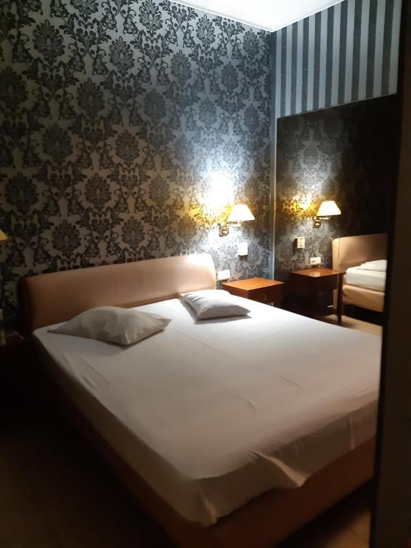 Double Room image 2