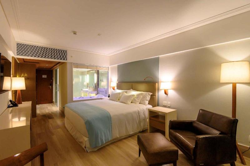 Luxury Apartment with Sea View image 2