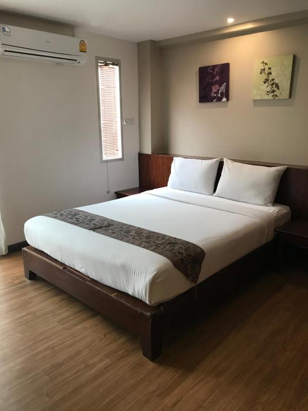 Standard Double Room - Free One Way Airport Pick up image 2
