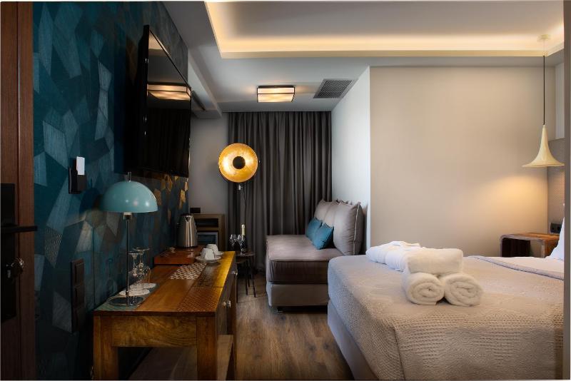 Suite with Spa Bath image 2