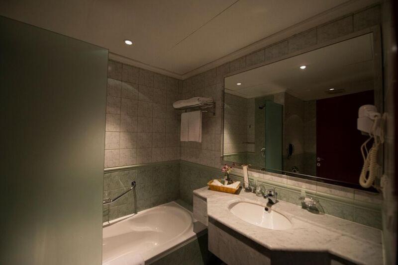 Junior Jacuzzi suite image 1