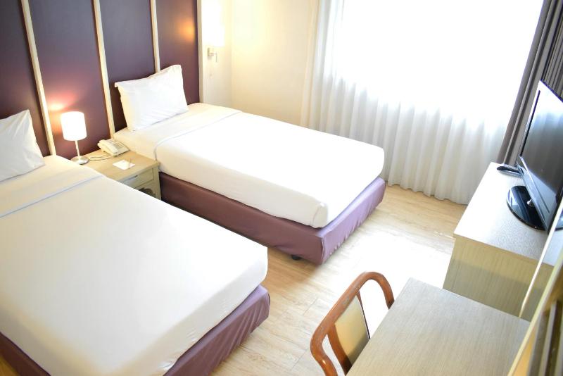 Superior Double or Twin Room image 4