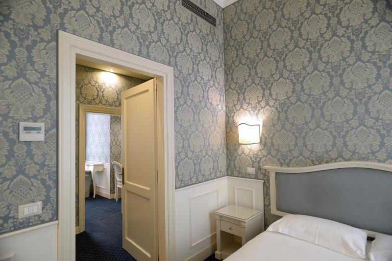 Suite with Canal View image 3