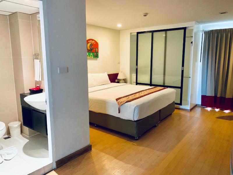 Deluxe Double Room or Twin Room image 2