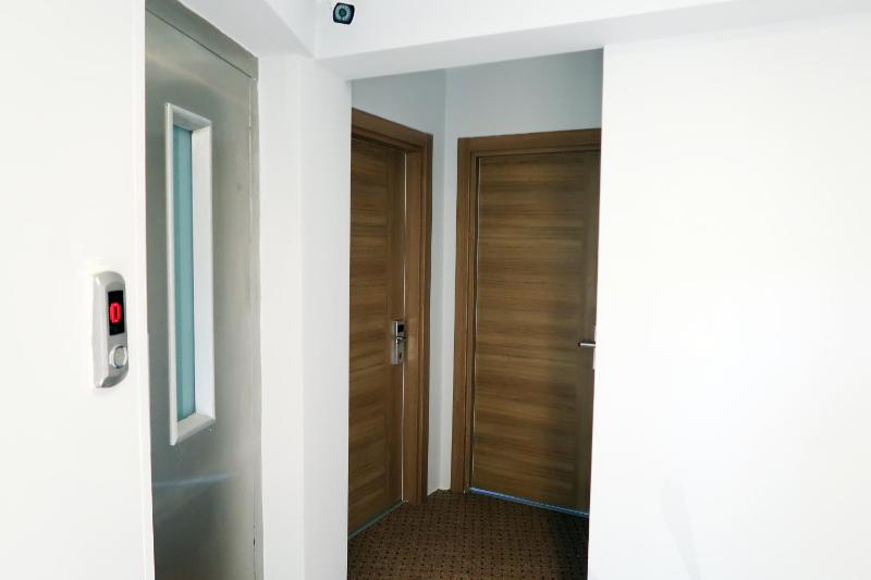 Large Double Room image 1