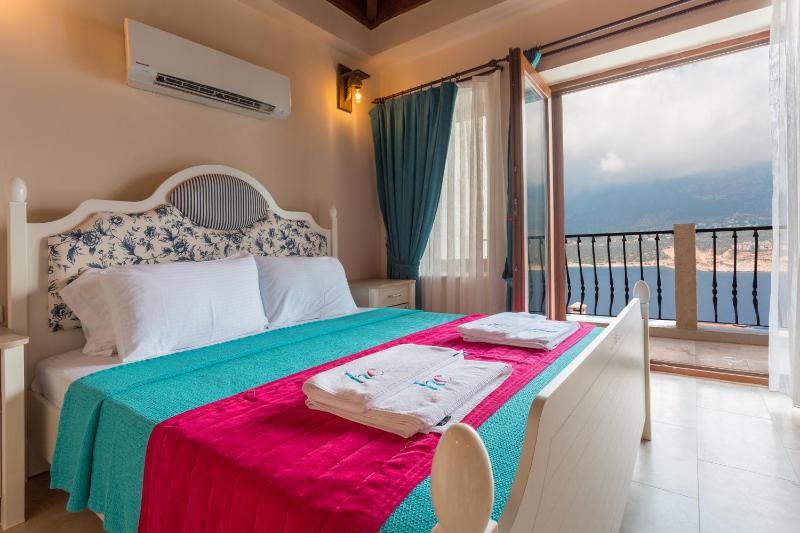 Standard Double Room with Sea View image 1