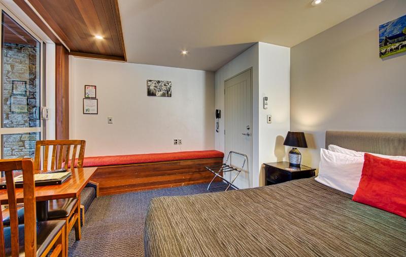 Studio with spa bath- Ground Floor image 2