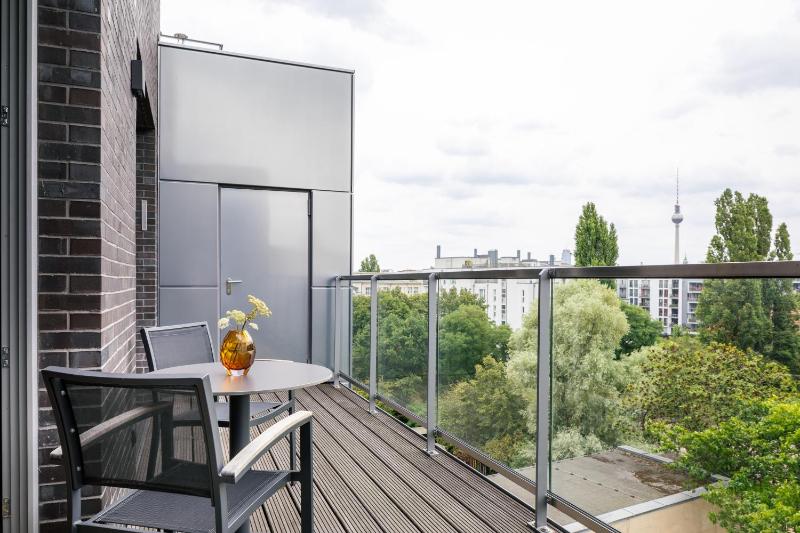 One-Bedroom Apartment with Garden View image 4