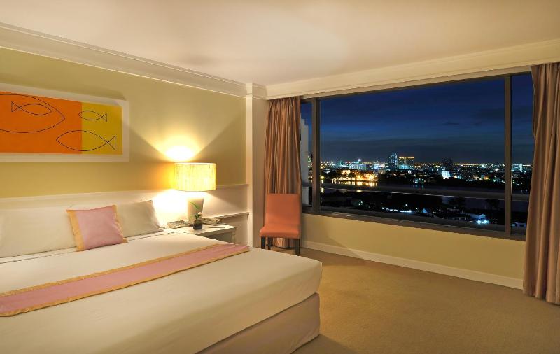 Superior Double or Twin Room with River View image 4