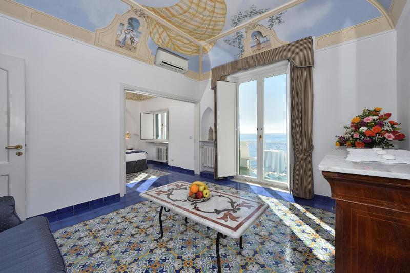 Suite with Terrace and Sea View image 4