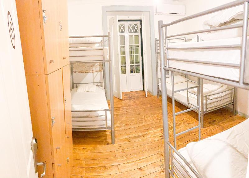 Bed in 6-Bed Dormitory Room image 1