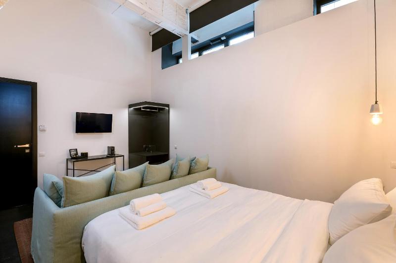 Comfort Room image 2